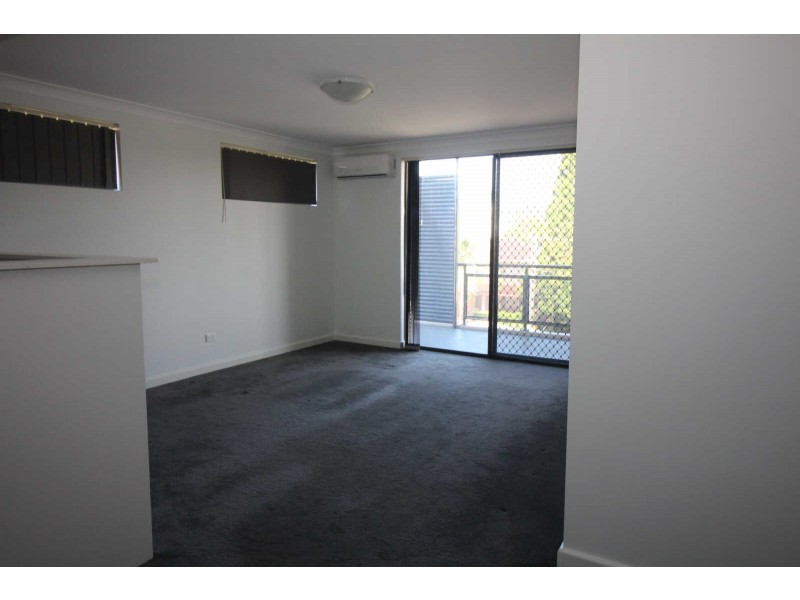11/5-7 WINDSOR ROAD, Merrylands NSW 2160