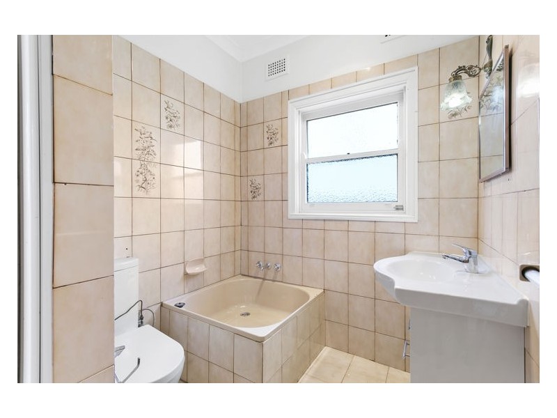 16 Warren Road, Merrylands NSW 2160