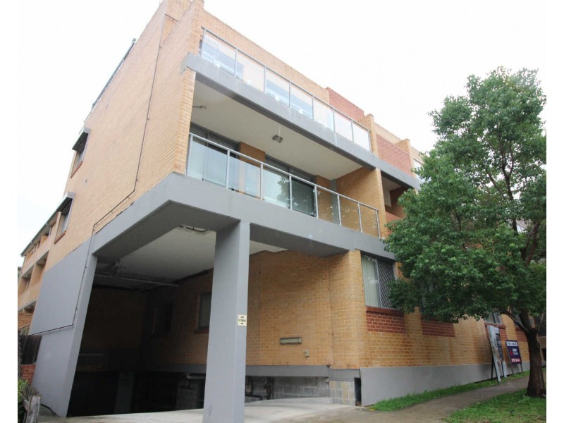 12/1-3 HOWARD AVENUE, Northmead NSW 2152