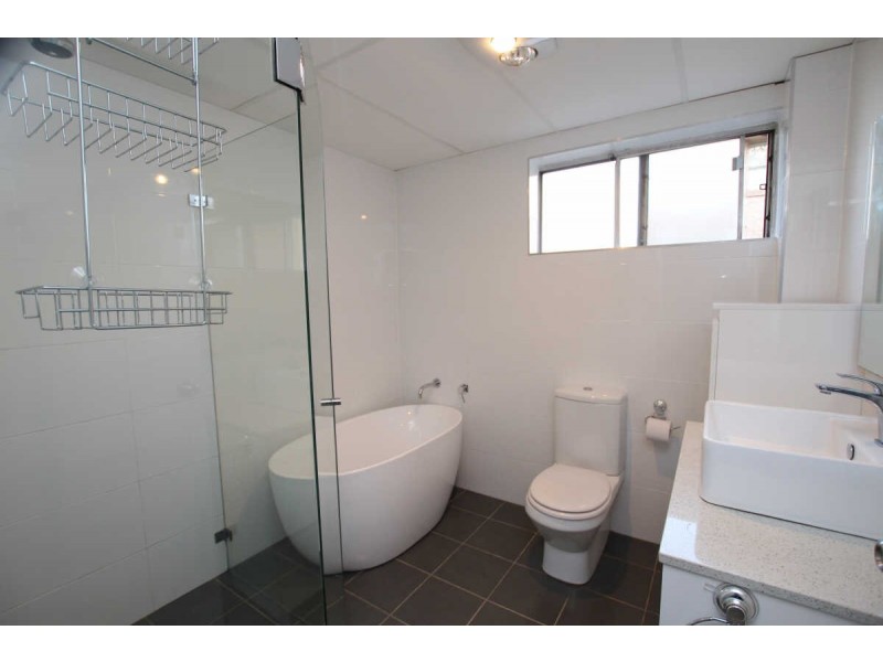 2/490 MERRYLANDS ROAD, Merrylands NSW 2160