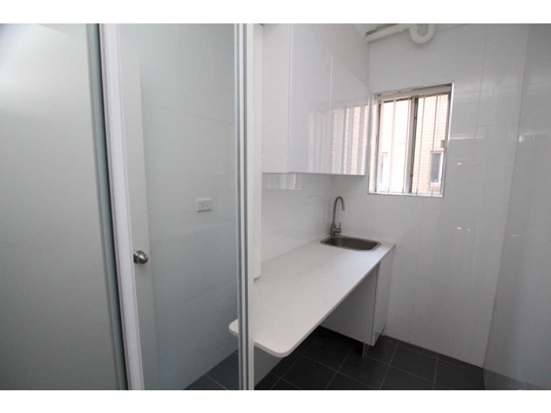 2/490 MERRYLANDS ROAD, Merrylands NSW 2160