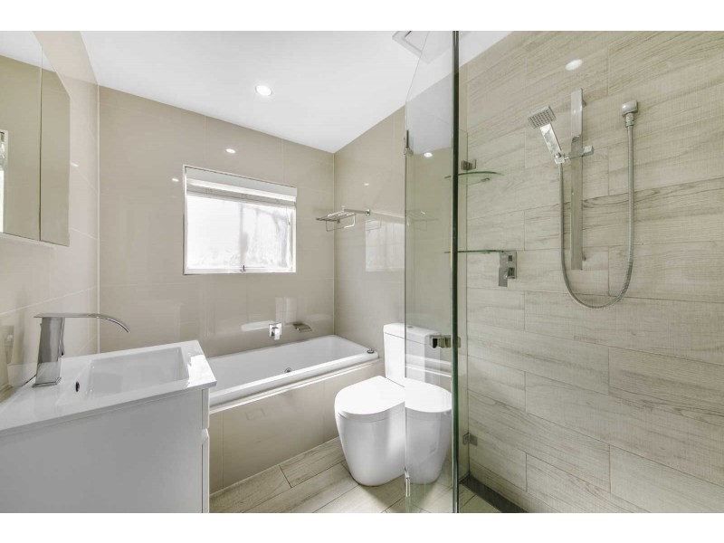 10 Vale Street, Woodpark NSW 2164