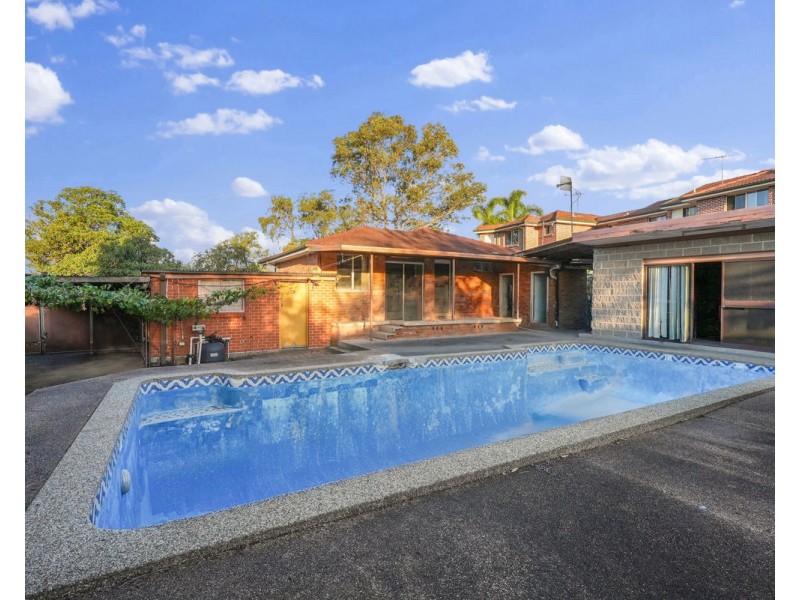 16 Rowley Road, Guildford NSW 2161