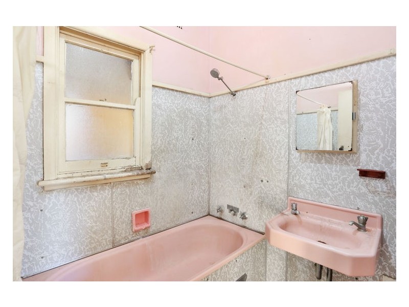 17 Paul Crescent, South Wentworthville NSW 2145