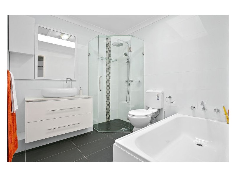 2/124 Gurney Road, Chester Hill NSW 2162