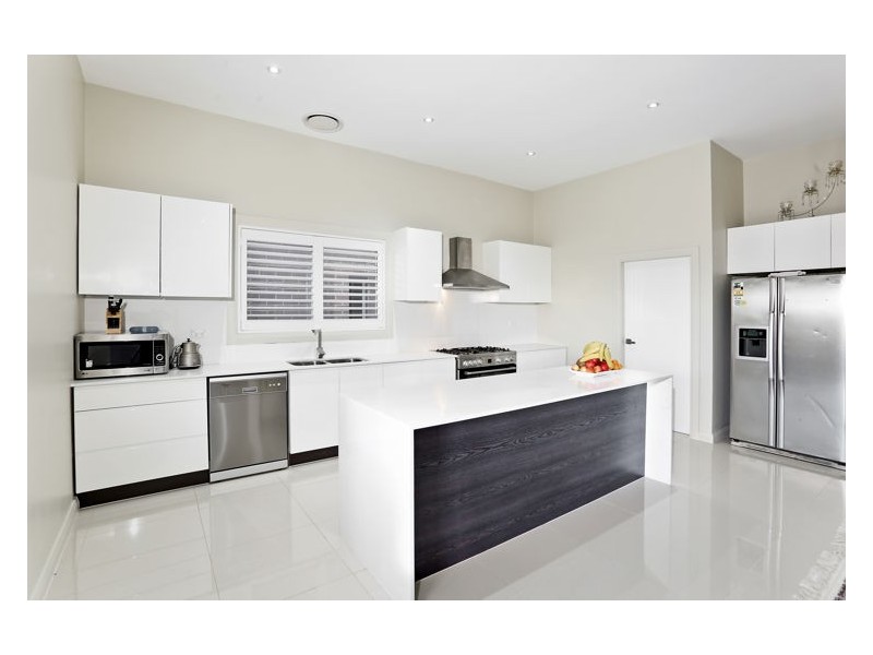 14 Dhinburri Way, Pemulwuy NSW 2145