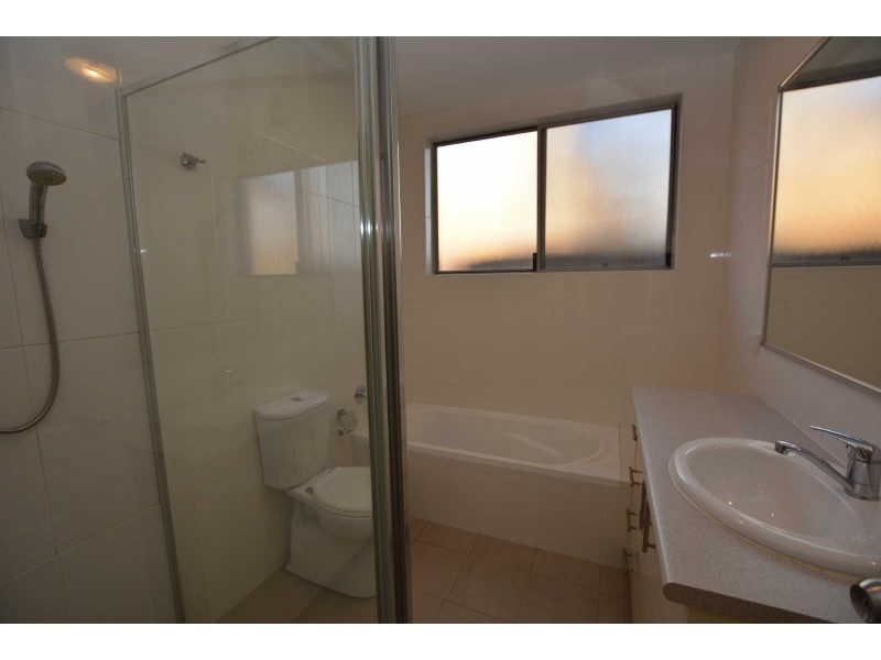 01/51 WARREN ROAD, Woodpark NSW 2164