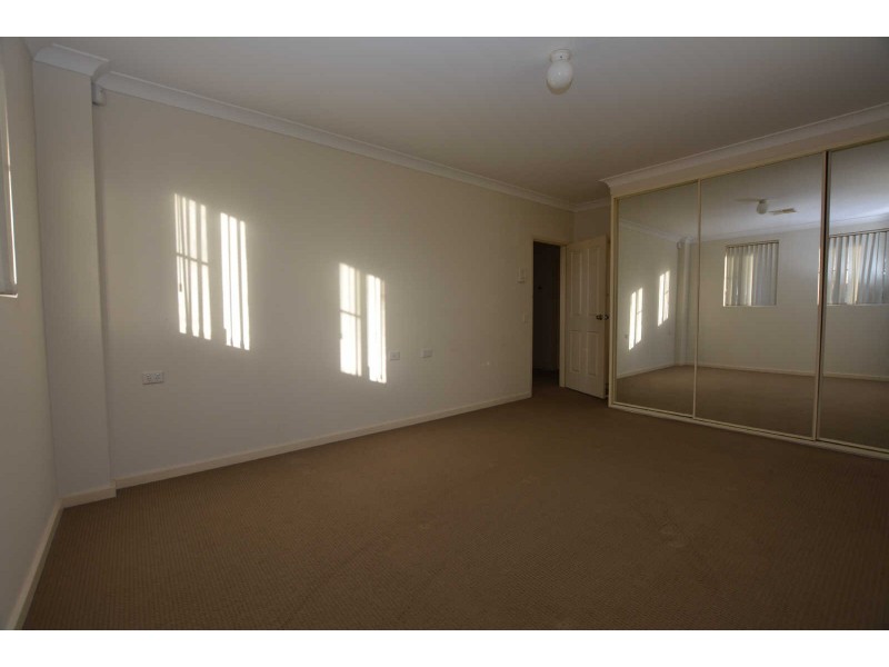 01/51 WARREN ROAD, Woodpark NSW 2164