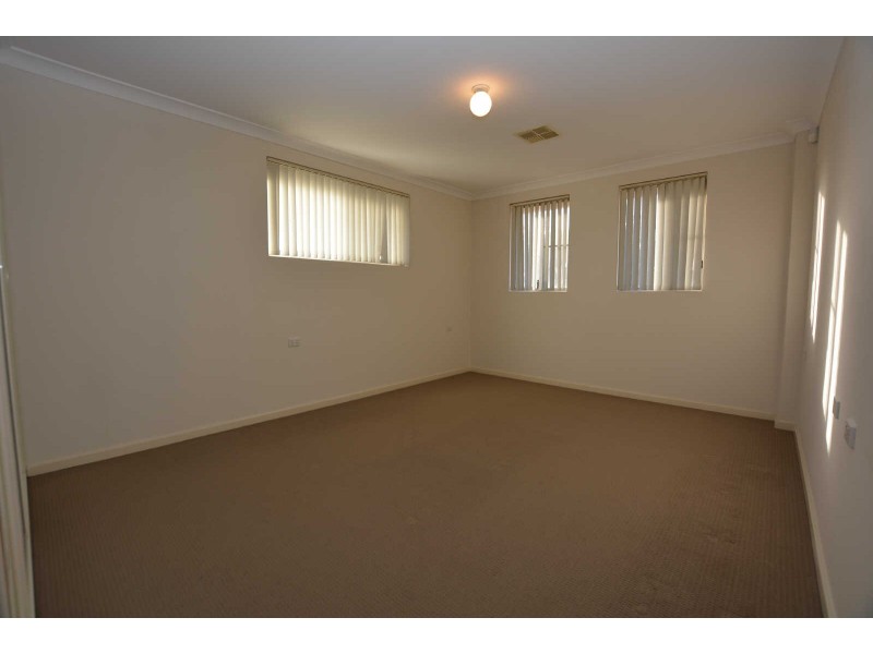 01/51 WARREN ROAD, Woodpark NSW 2164