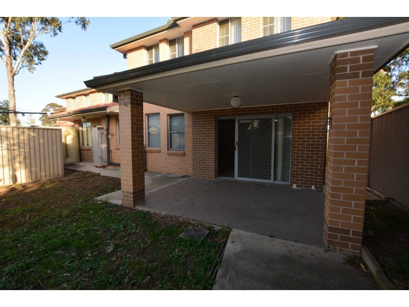 01/51 WARREN ROAD, Woodpark NSW 2164
