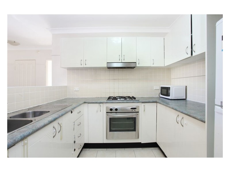 8/2-4 Kane Street, Guildford NSW 2161