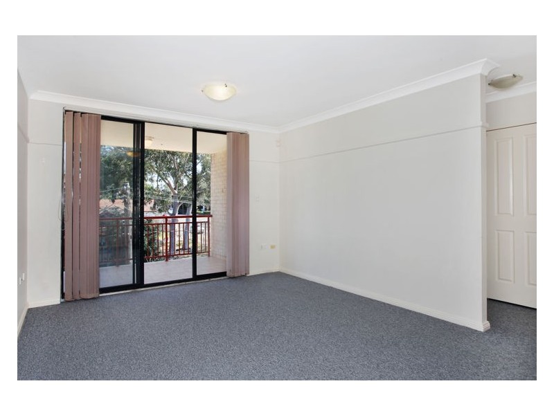 8/2-4 Kane Street, Guildford NSW 2161