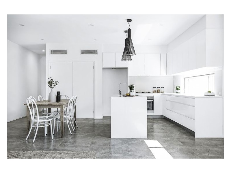 16A Glenn Avenue, Northmead NSW 2152