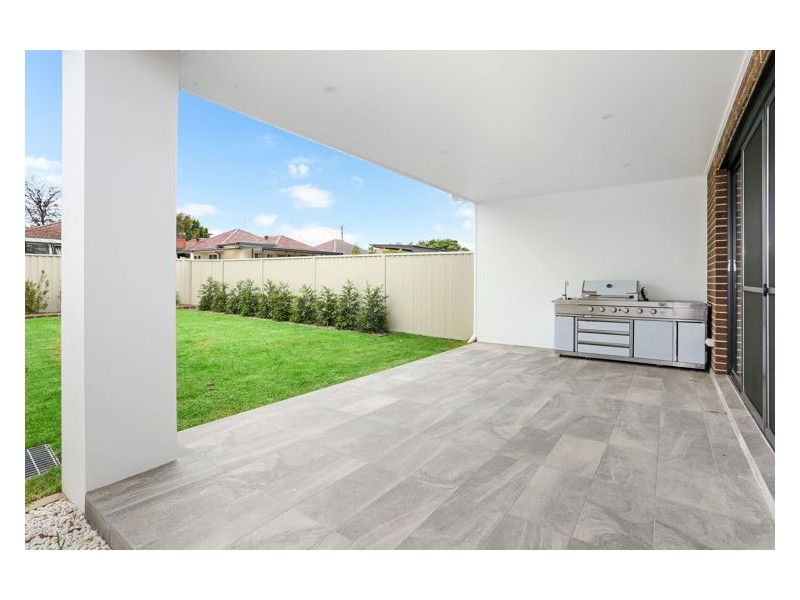 16A Glenn Avenue, Northmead NSW 2152