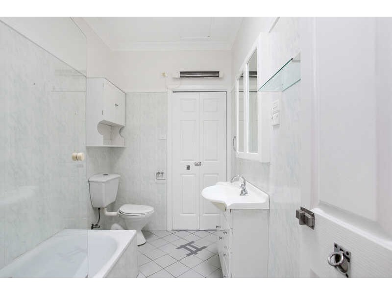 2 LENNOX STREET, Old Toongabbie NSW 2146