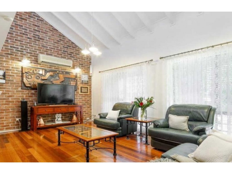 4 SUSSEX PLACE, Seven Hills NSW 2147