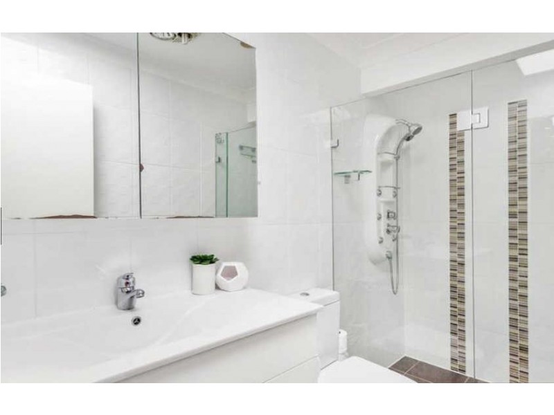 4 SUSSEX PLACE, Seven Hills NSW 2147