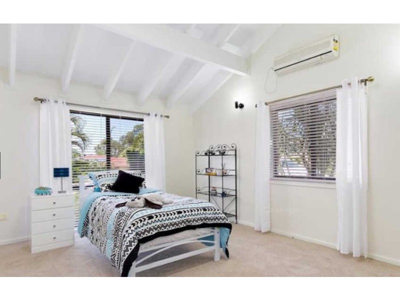 4 SUSSEX PLACE, Seven Hills NSW 2147