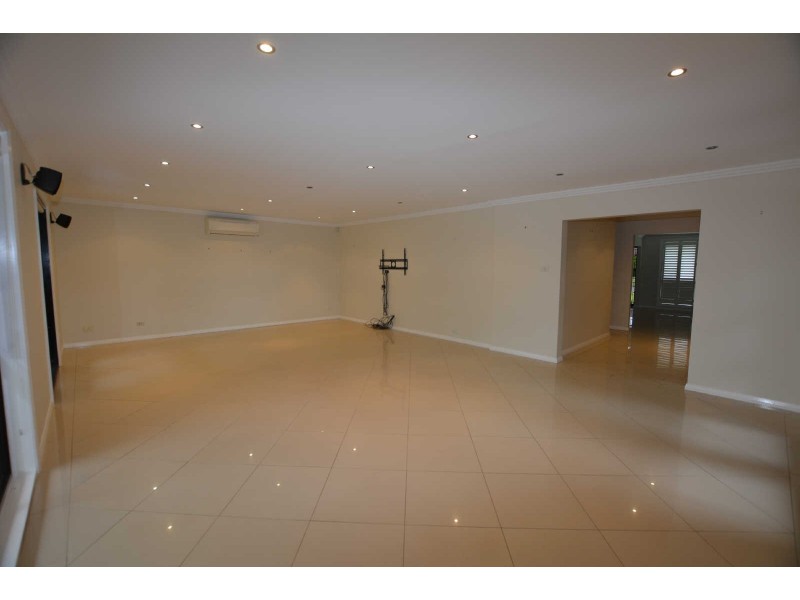 32 OULTON STREET, Prospect NSW 2148