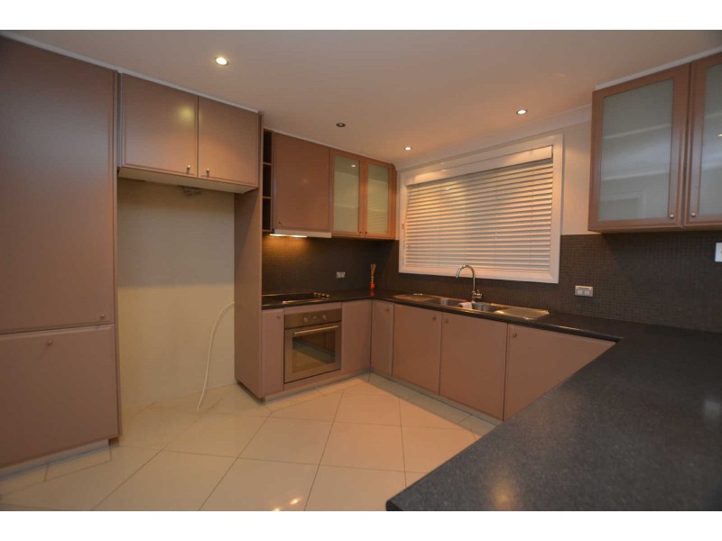 32 OULTON STREET, Prospect NSW 2148