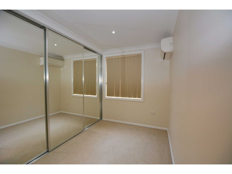 32 OULTON STREET, Prospect NSW 2148