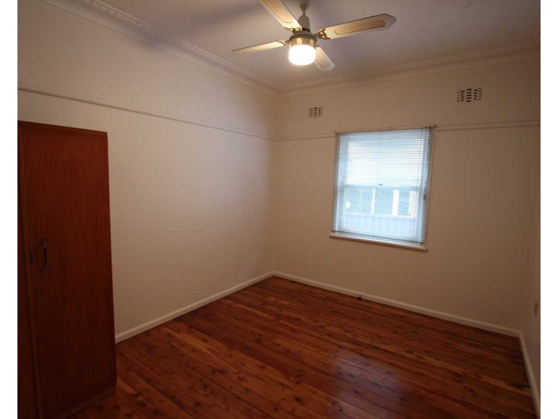 2 BERTHA STREET, Merrylands NSW 2160