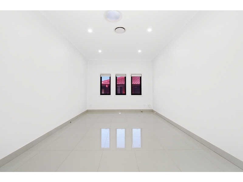 640 MERRYLANDS ROAD, Greystanes NSW 2145