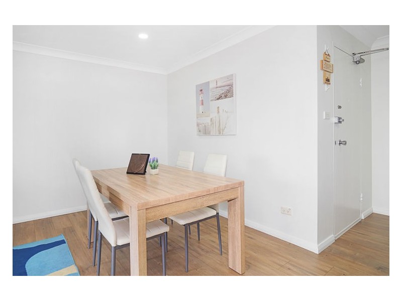 6/27 Windsor Road, Merrylands NSW 2160