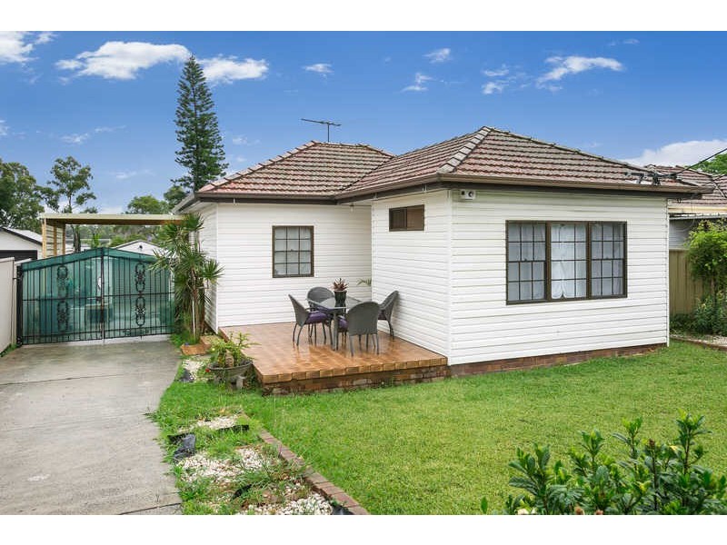 74 HAWKSVIEW STREET, Guildford NSW 2161