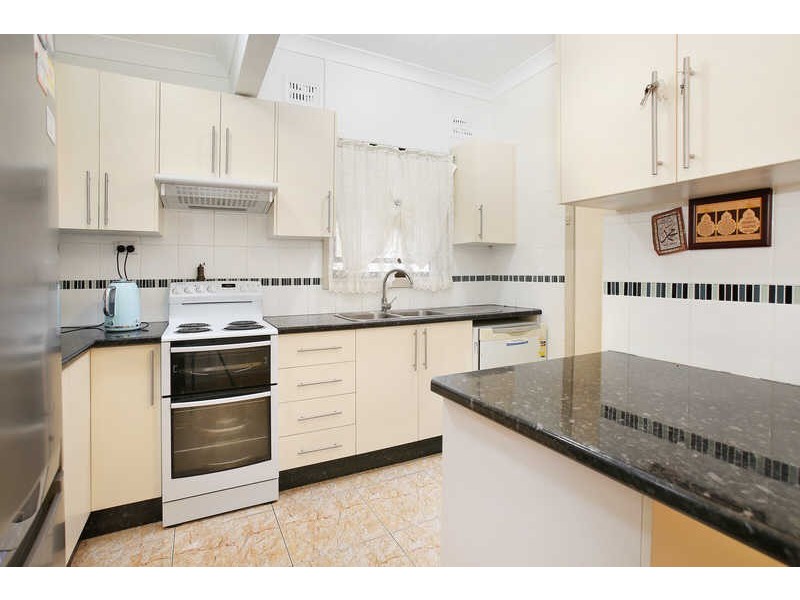 74 HAWKSVIEW STREET, Guildford NSW 2161