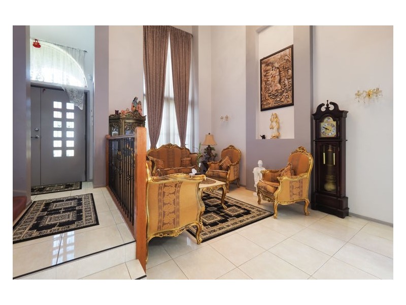 5 Bringelly Avenue, Pendle Hill NSW 2145