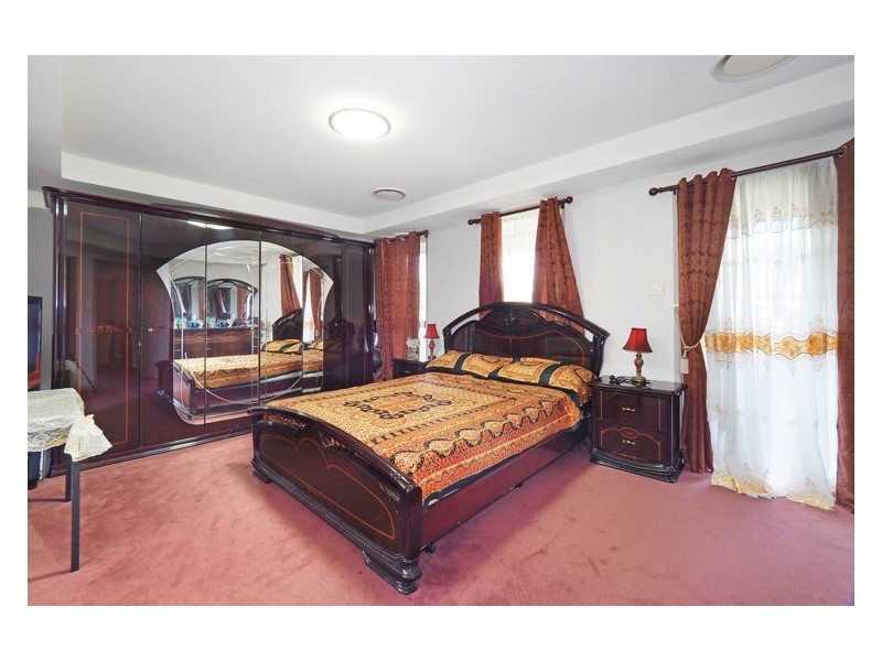 5 Bringelly Avenue, Pendle Hill NSW 2145