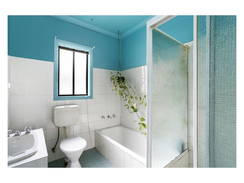 16 Veron Street, Fairfield NSW 2165