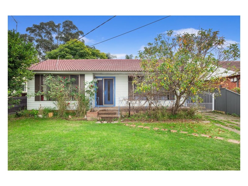 4 Lucerne Avenue, South Wentworthville NSW 2145