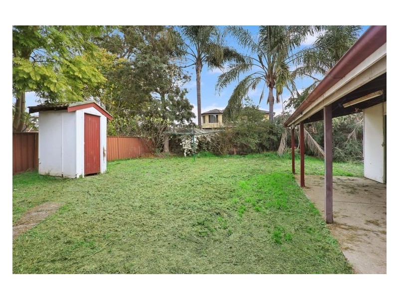 4 Lucerne Avenue, South Wentworthville NSW 2145