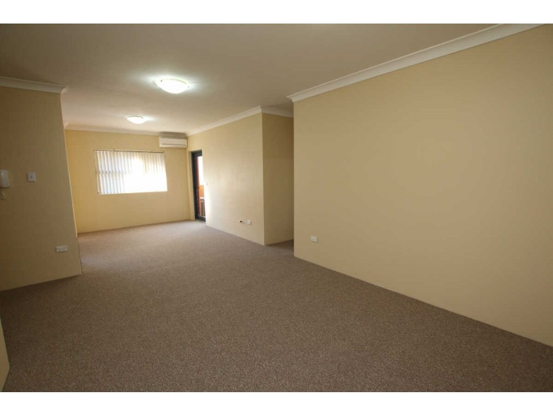 12/38 Memorial Avenue, Merrylands NSW 2160