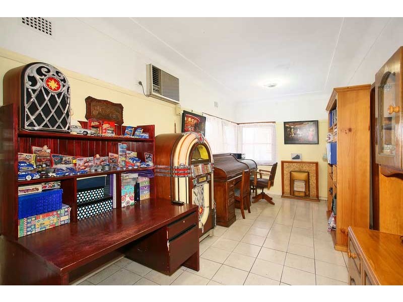 79 Hawksview Street, Merrylands NSW 2160