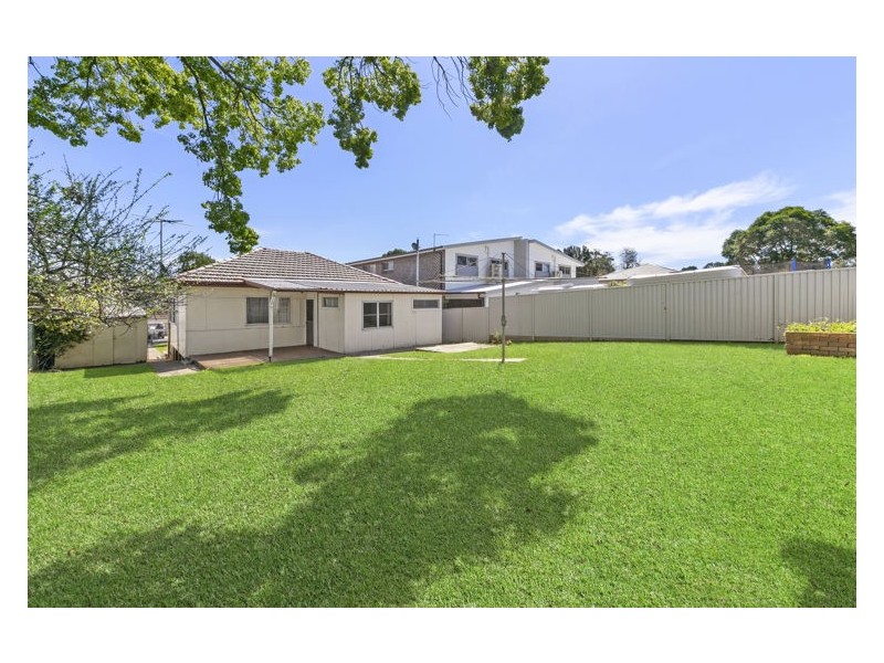 11 Brooks Street, Guildford NSW 2161