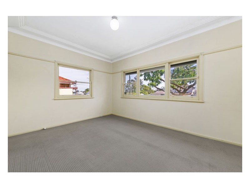 11 Brooks Street, Guildford NSW 2161