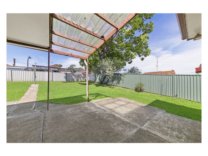 11 Brooks Street, Guildford NSW 2161
