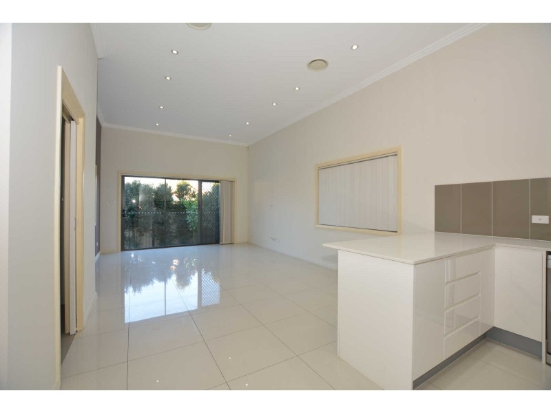 560 GUILDFORD ROAD, Guildford NSW 2161