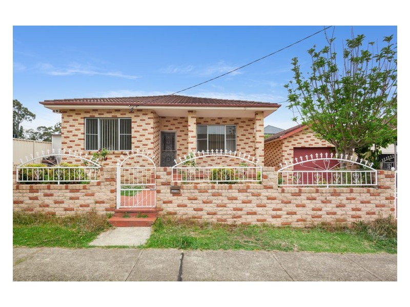 2 Warwick Road, Merrylands NSW 2160