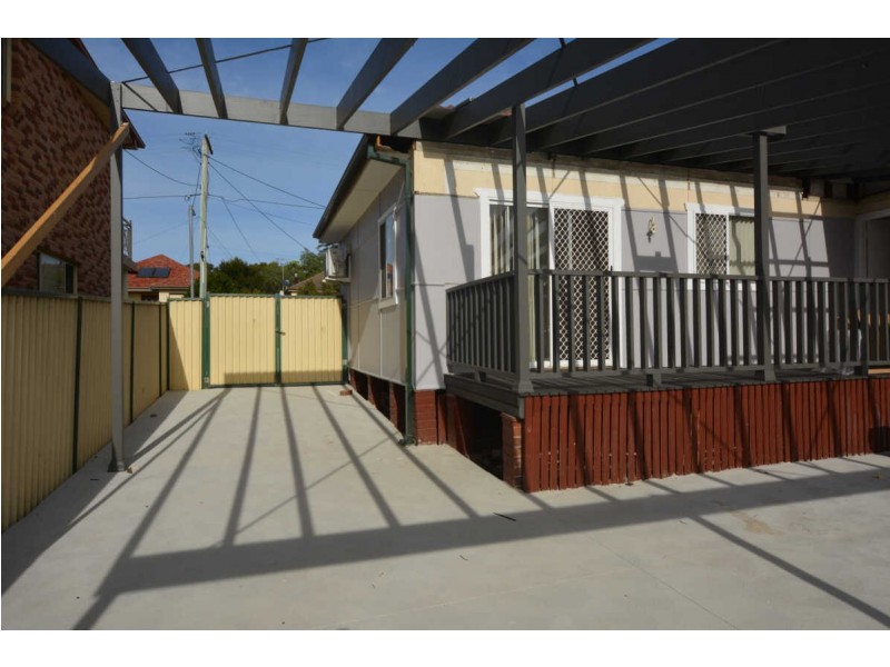 3 EDNA AVENUE, Merrylands NSW 2160