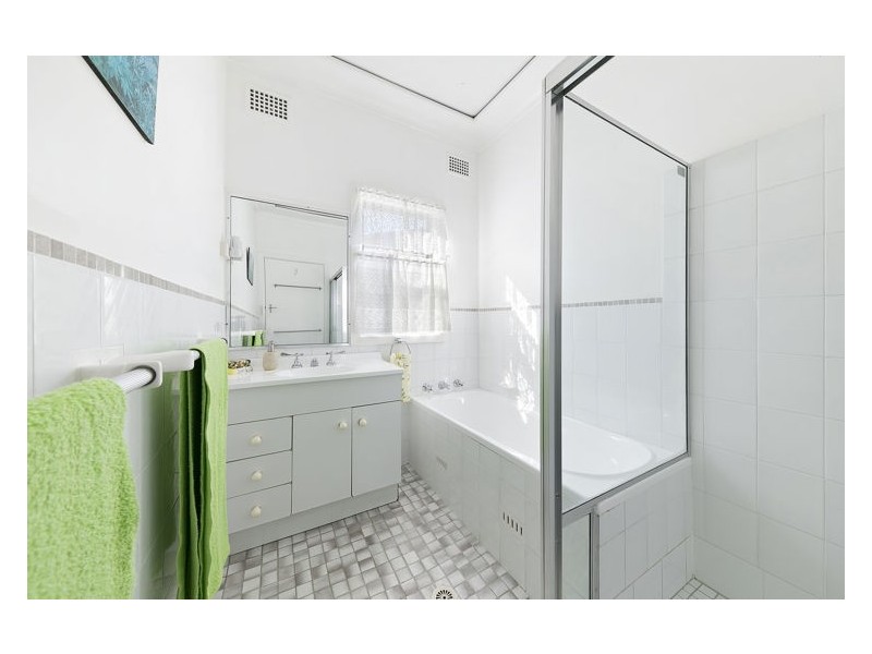 98 Military Road, Guildford NSW 2161