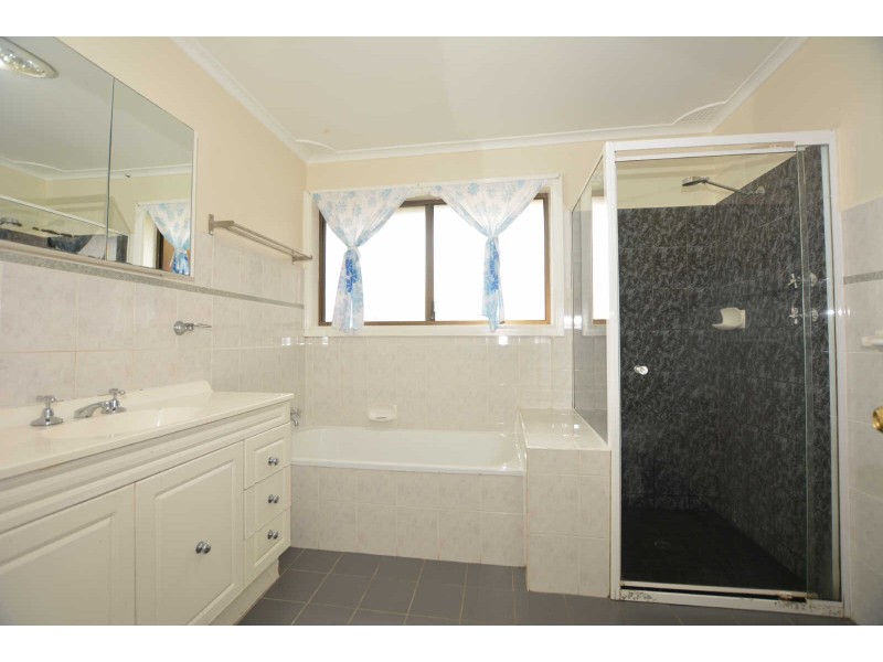 21A KISDON CRESCENT, Prospect NSW 2148