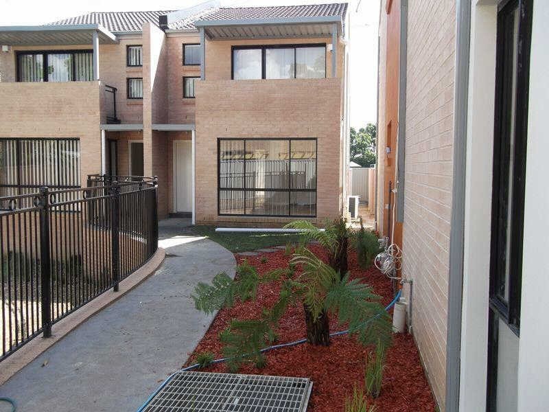 5/16 HIGHLAND AVENUE, Toongabbie NSW 2146