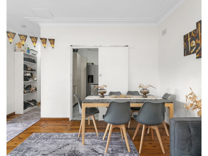 61 Queen Street, Guildford NSW 2161