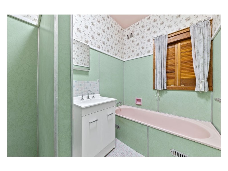 7 Paul Crescent, South Wentworthville NSW 2145