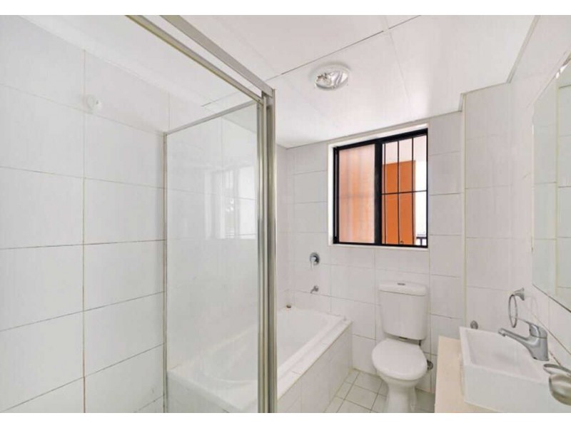 10/38 MEMORIAL AVENUE, Merrylands NSW 2160