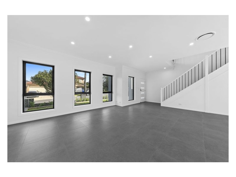 1b Flamingo Place, Pendle Hill NSW 2145